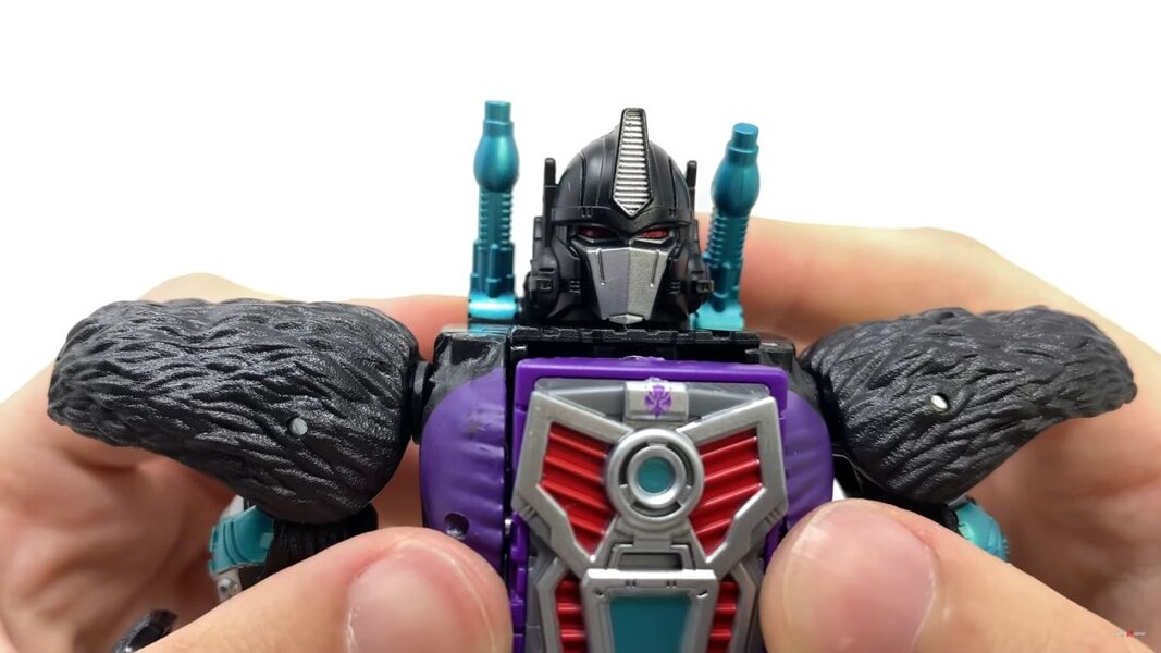 Transformers Worlds Collide 4 Pack In Hand Images  (13 of 42)